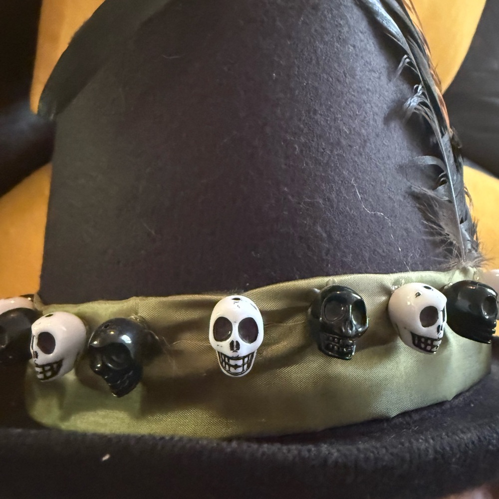 Black Felt Feathered Top Hat Halloween Skull Accents for Cosplay - Picture 4 of 11